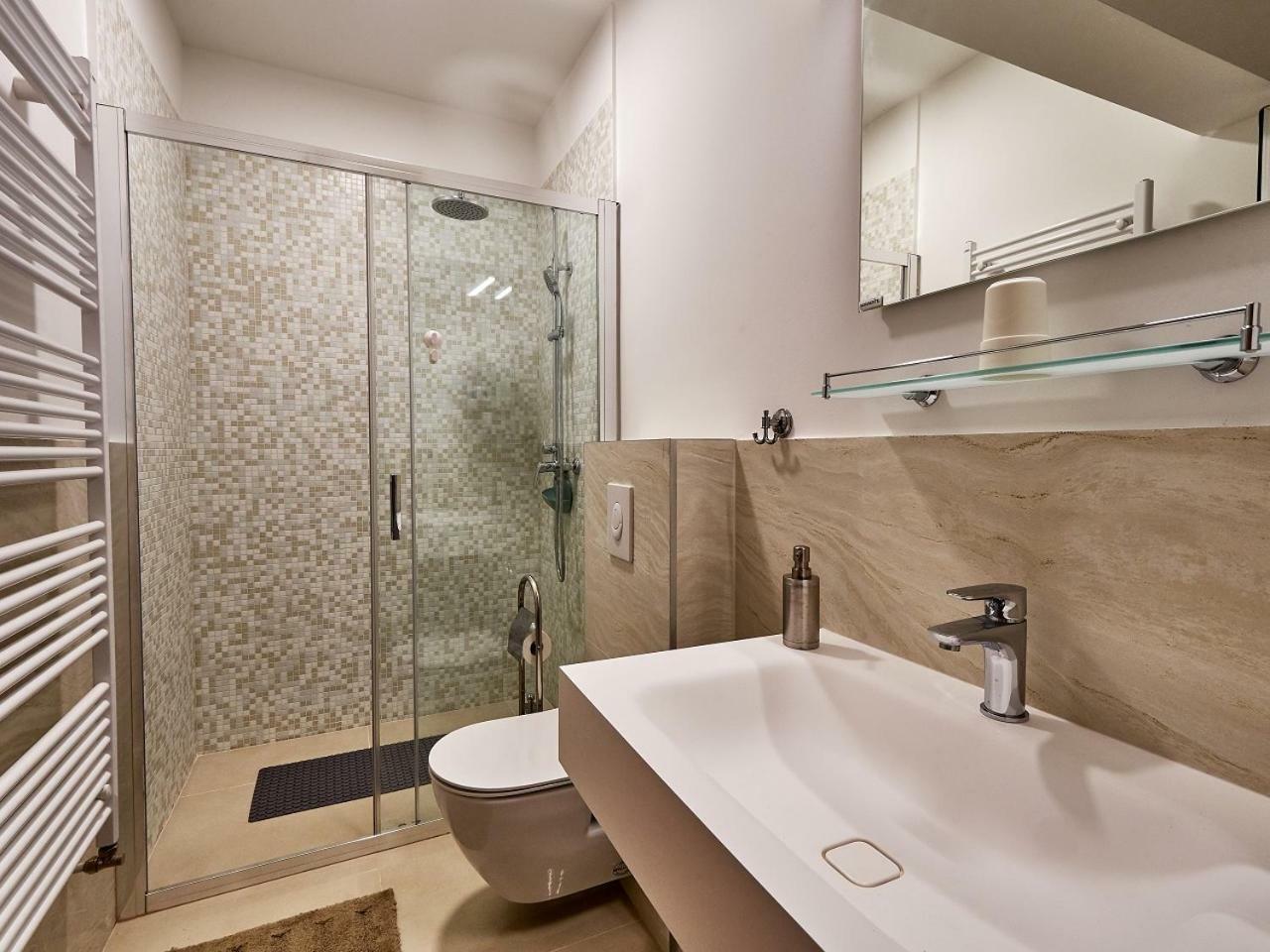 Eva Rooms & Studio Apartment Карловац Экстерьер фото