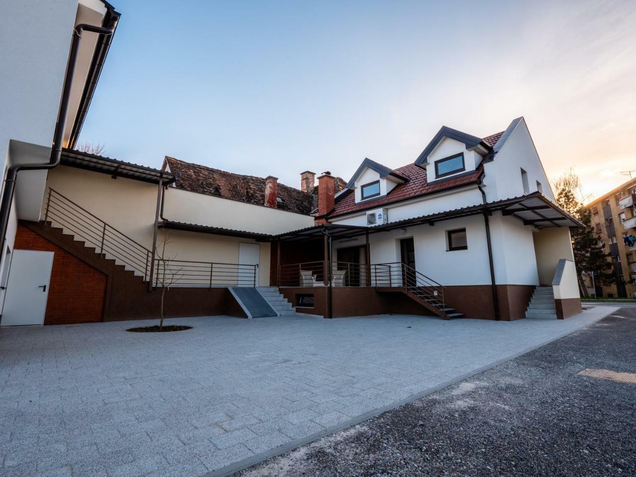 Eva Rooms & Studio Apartment Карловац Экстерьер фото