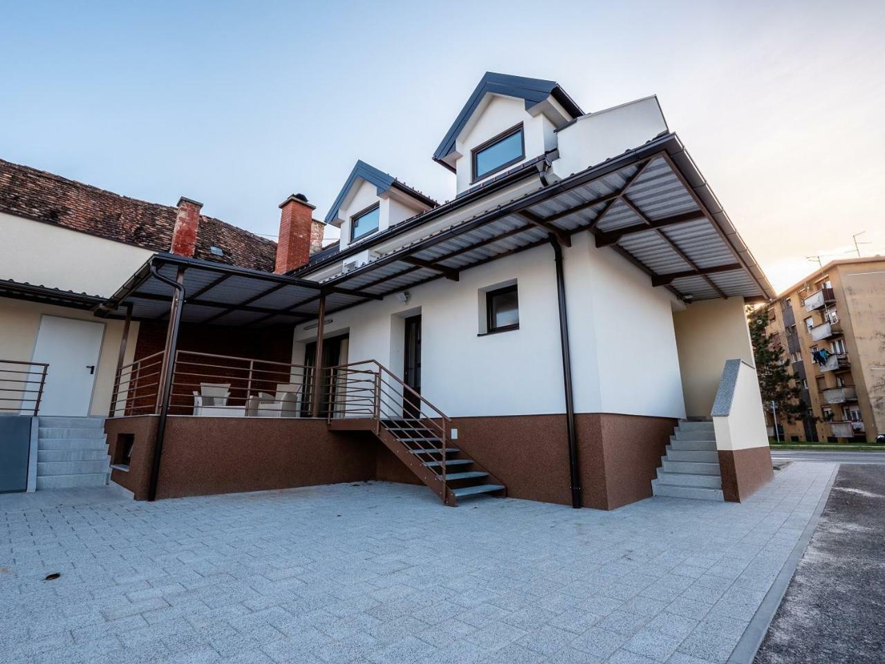 Eva Rooms & Studio Apartment Карловац Экстерьер фото
